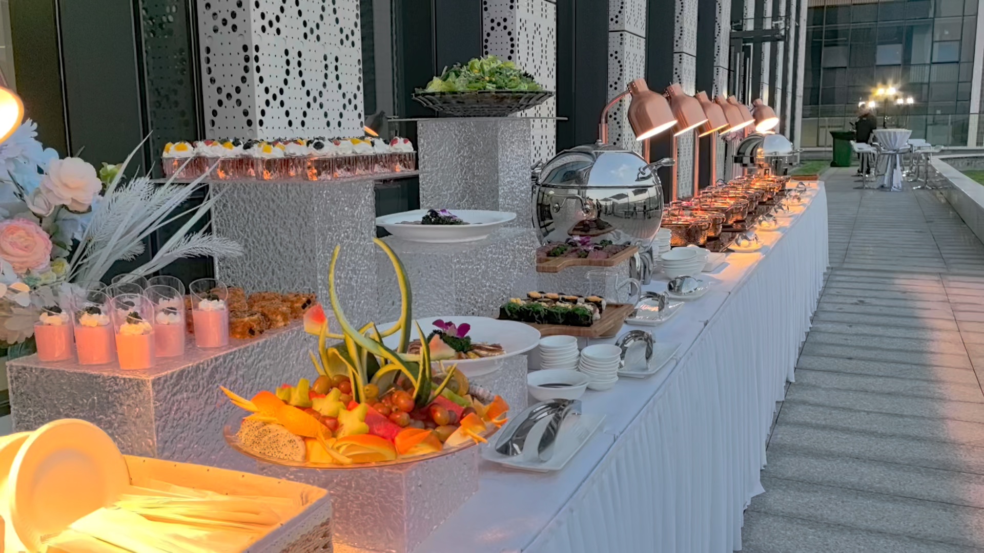 香气了吗71公司百人聚会自助餐深圳自助天花板97在深圳,公司年会