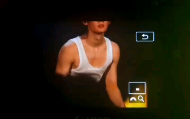 你没见过张真源的胸肌?来看!