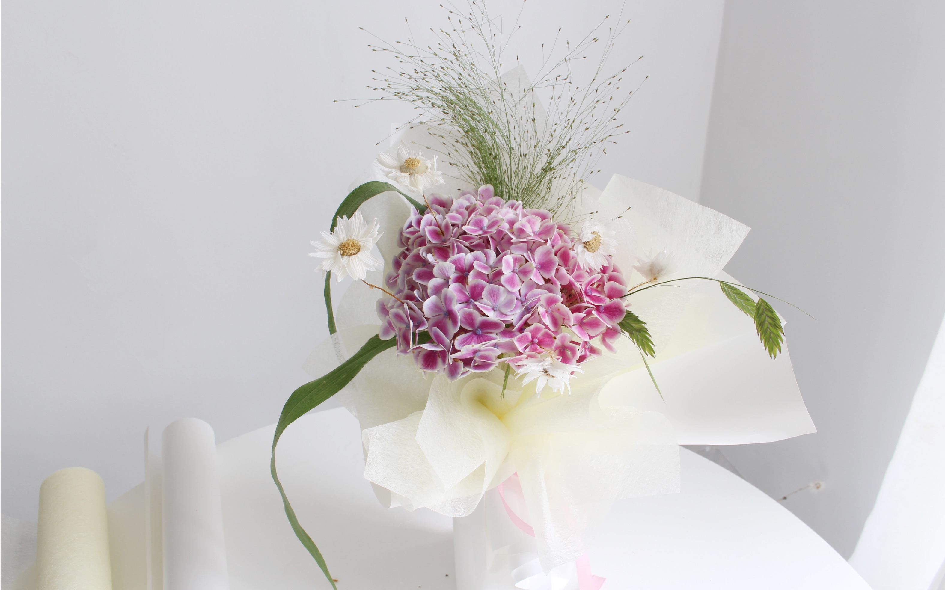 治愈花艺|被生活的小美好温暖着*绣球小花束包装