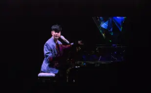 Télécharger la video: 【林俊杰】JJ20演唱会太原day2钢琴限定《弹唱》JJ20首唱/《对的时间点》