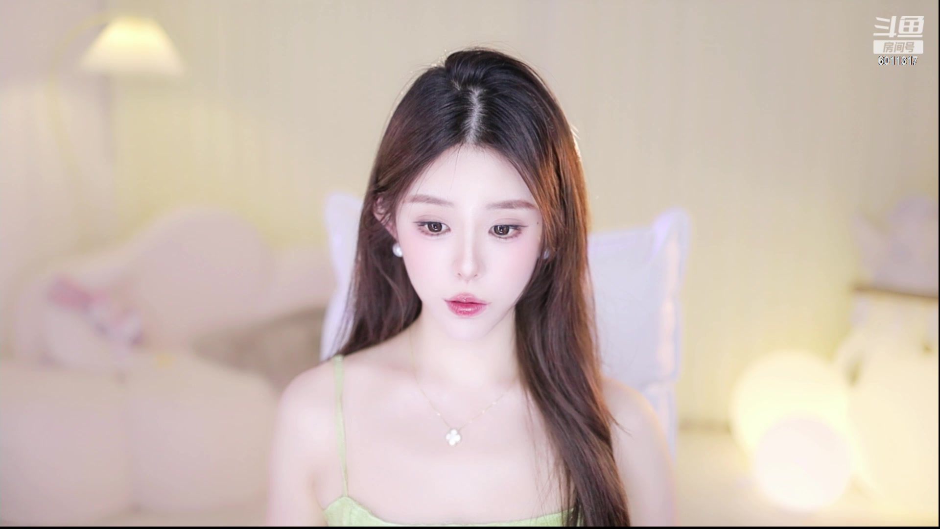 沐沐ovo】很内向出门都走下水道6011317 2024年05月18日 01时 直播