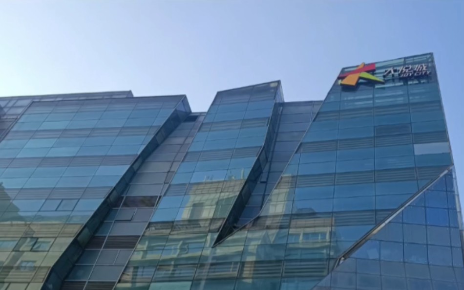 在北京西单大悦城里上传视频是真快呀!哈哈