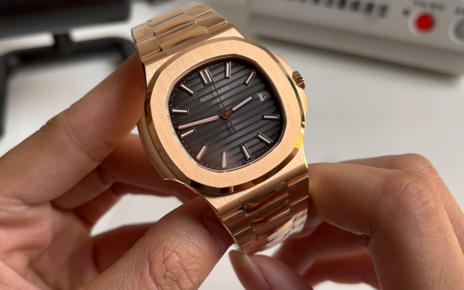 3k全金鹦鹉螺5711新品灰棕盘腕表评测,别具一格才是个性时尚