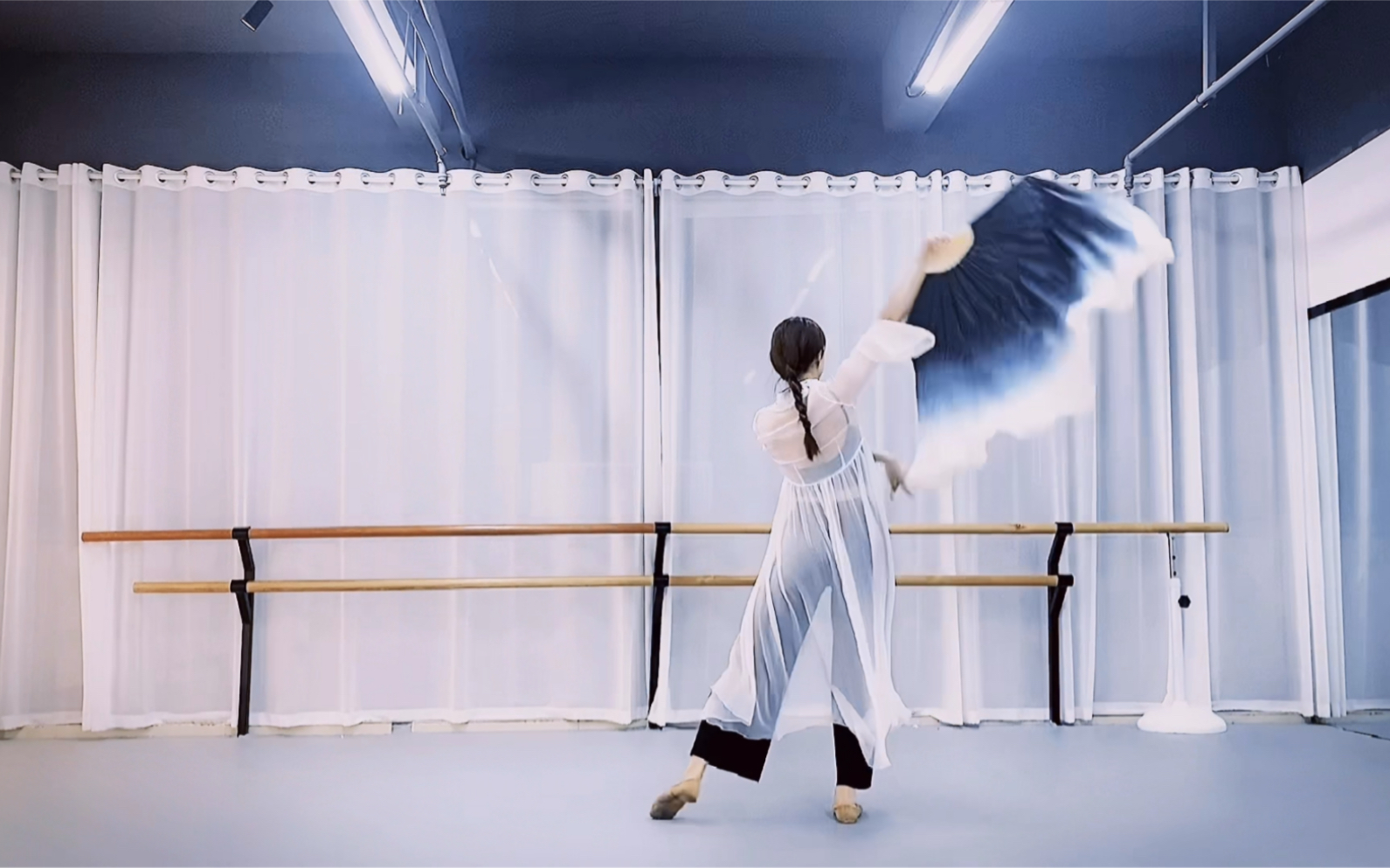 南山南舞蹈片段