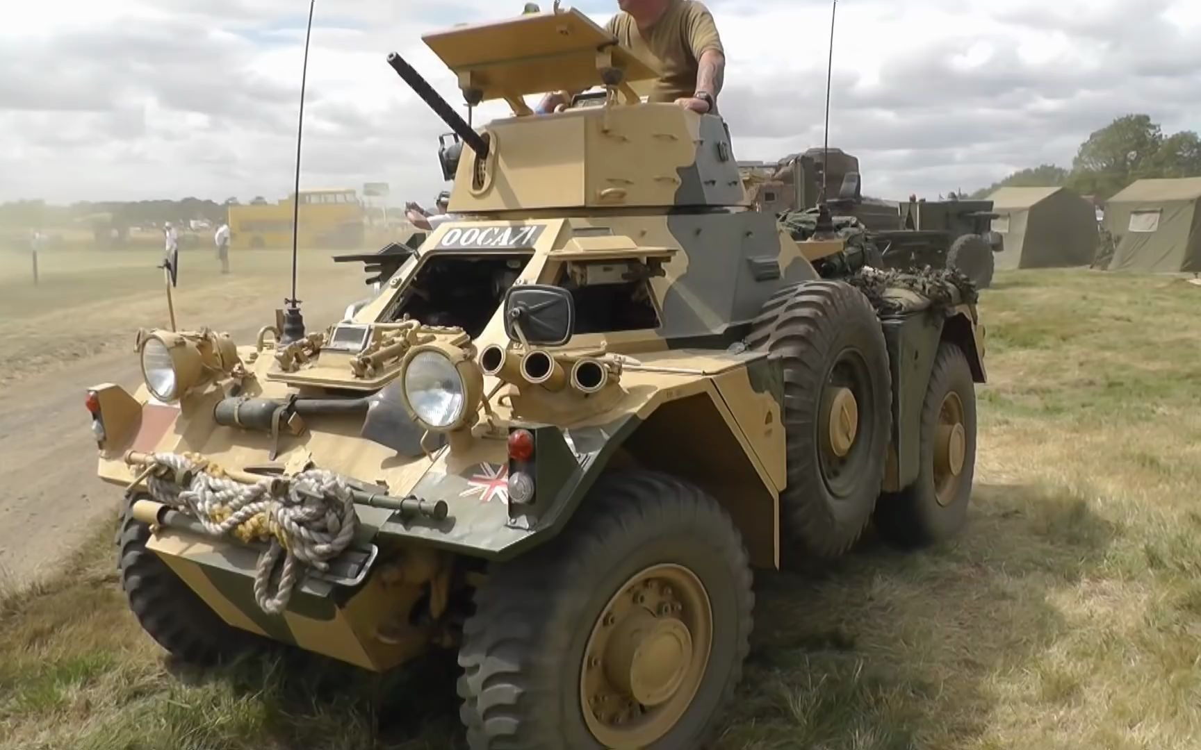 英国雪貂装甲侦查车与萨拉丁装甲侦查车