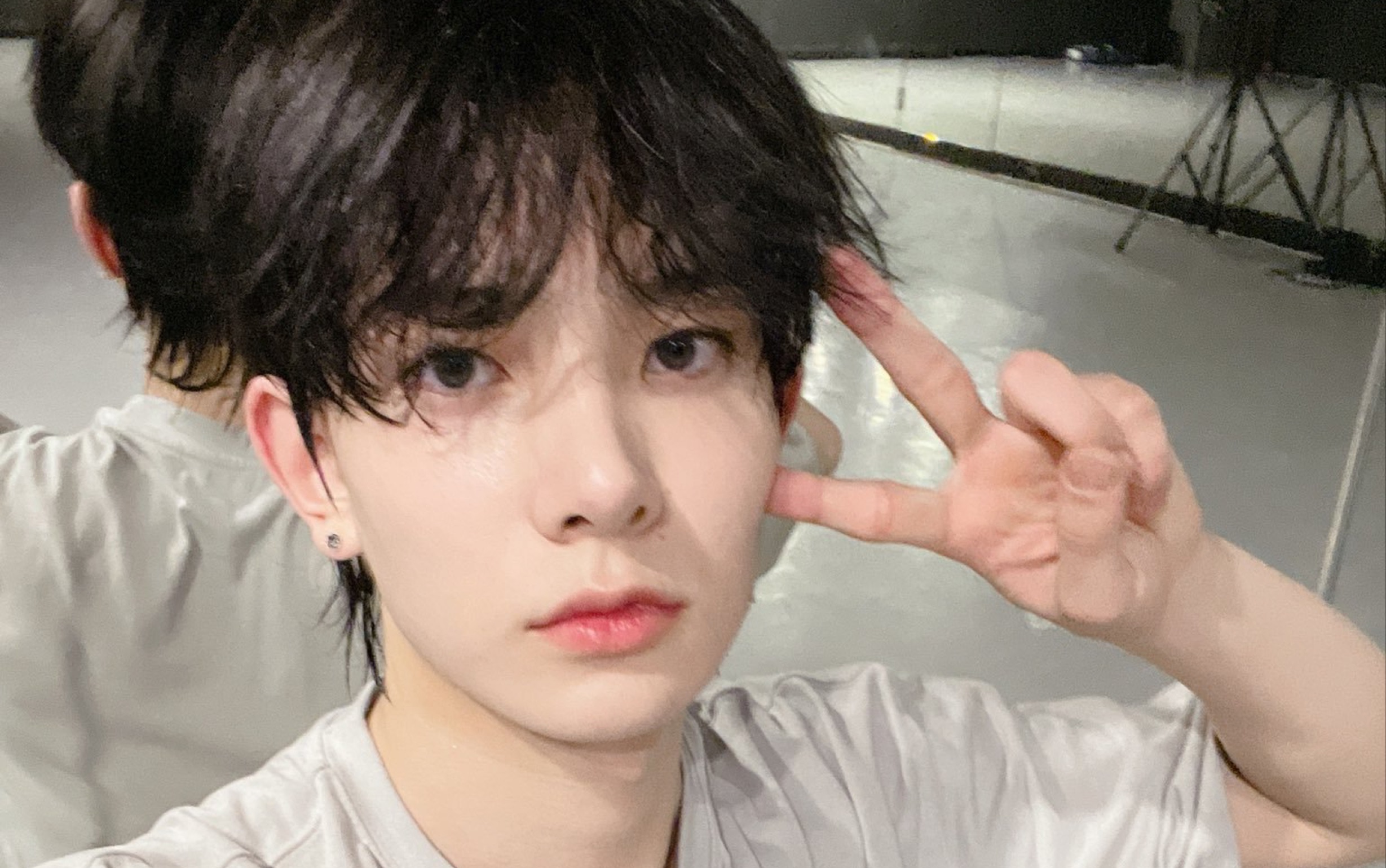 【李羲承】fever练习室直拍 人间fever哥穿白衬衫有多钓