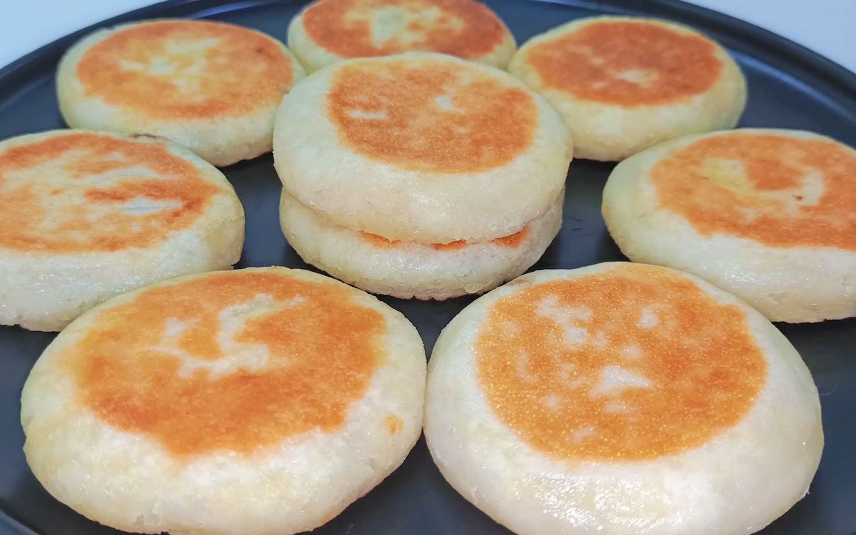 比炸糕好吃的糯米豆沙饼,2块钱就能做一大盘,赶紧收藏起来吧