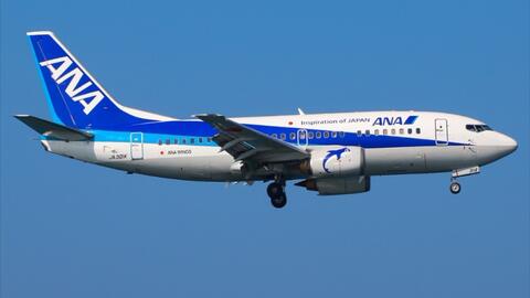 模型里的全日本空输第1集全日空之翼Boeing 737-500“超级海豚” 1/200 JC