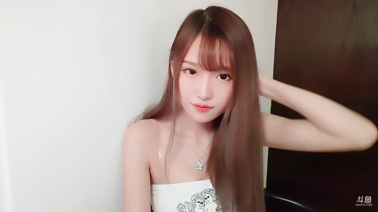 【腐团儿】2020-08-28 斗鱼标题:晚上好鸭儿