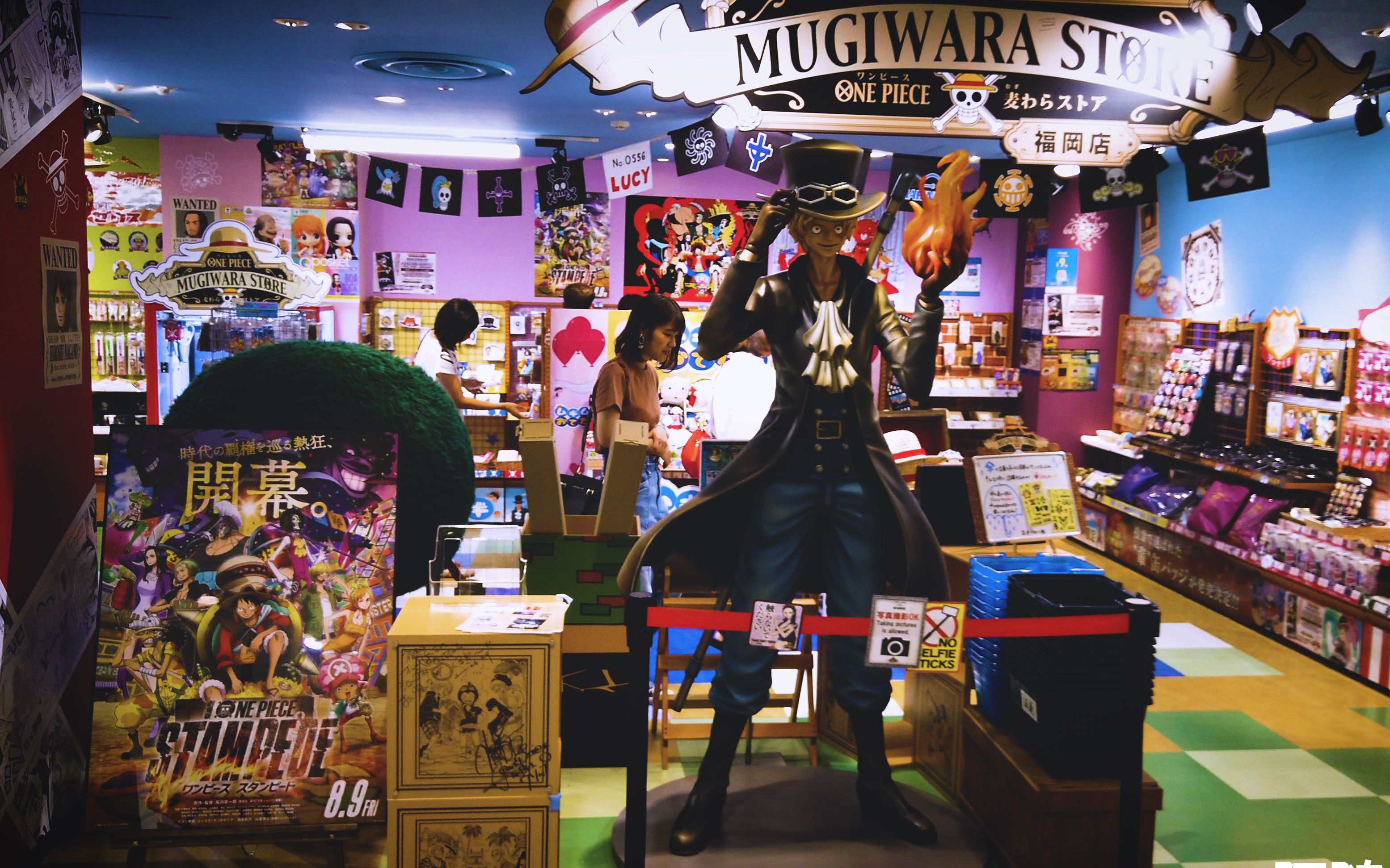 游福冈海贼王草帽商店,漫画周边手办应有尽有,简直是海迷乐园