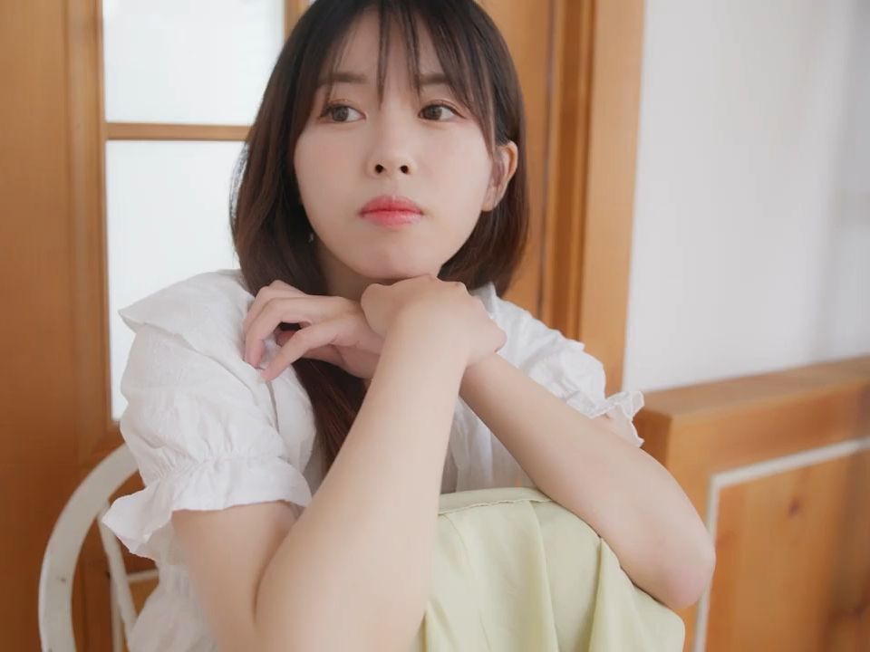 【摄影构图参考】模特室内人像短片 渡辺 依奈 弓川