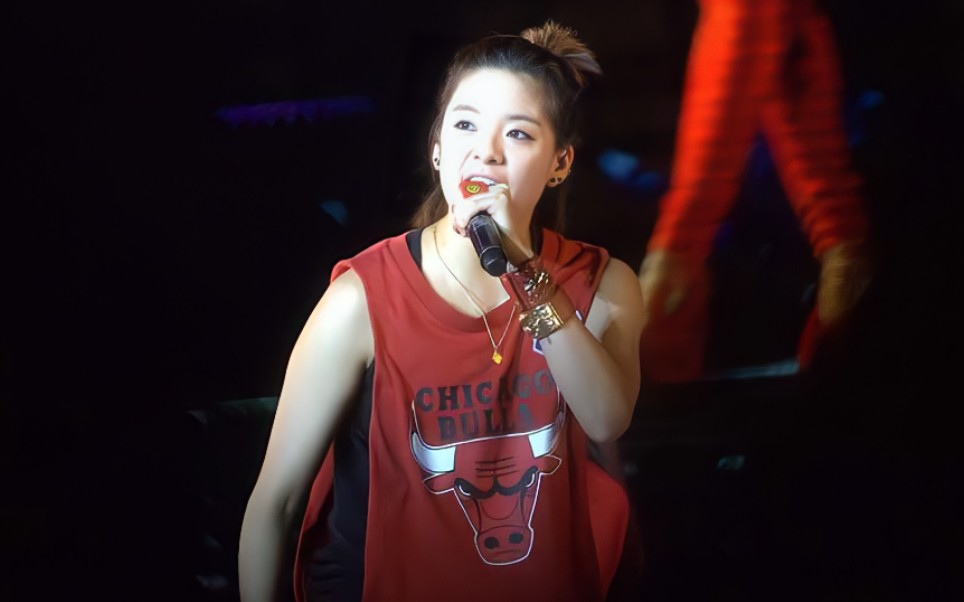 【amber刘逸云】20130126红白大赏饭拍 小揪揪云