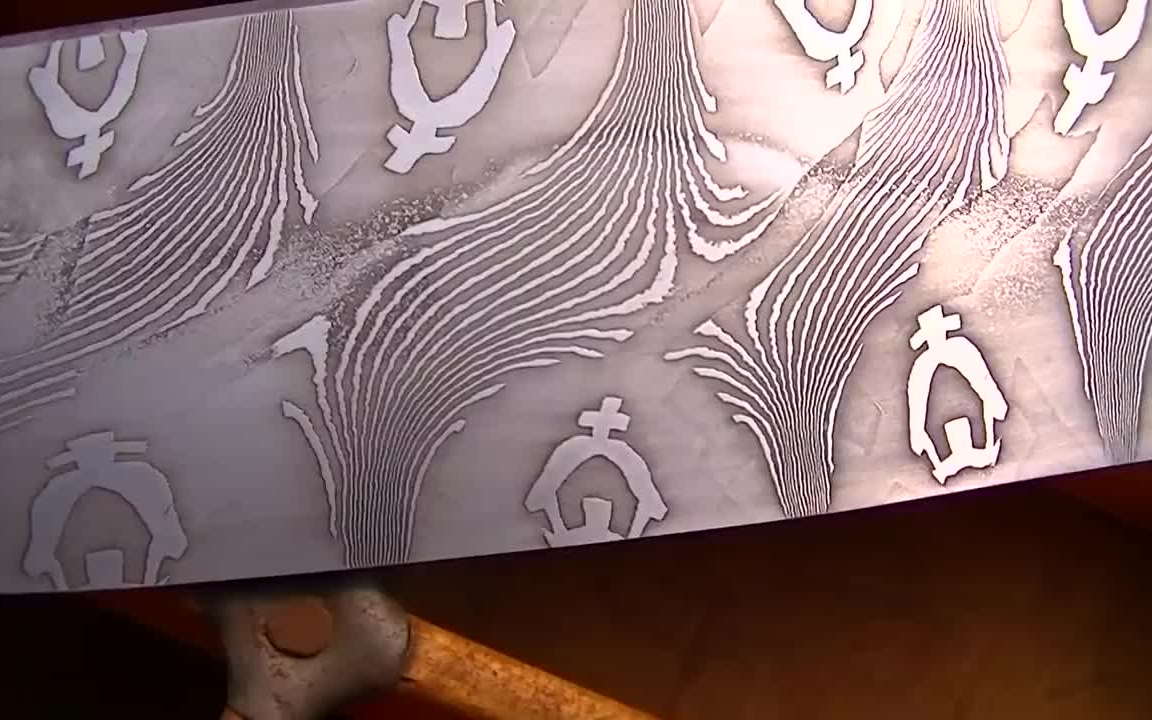 【高清画质720p】 锻造大马士革钢铁扭曲的马赛克图案 Damascus steel Making a twisted mosaic pattern哔哩哔哩bilibili