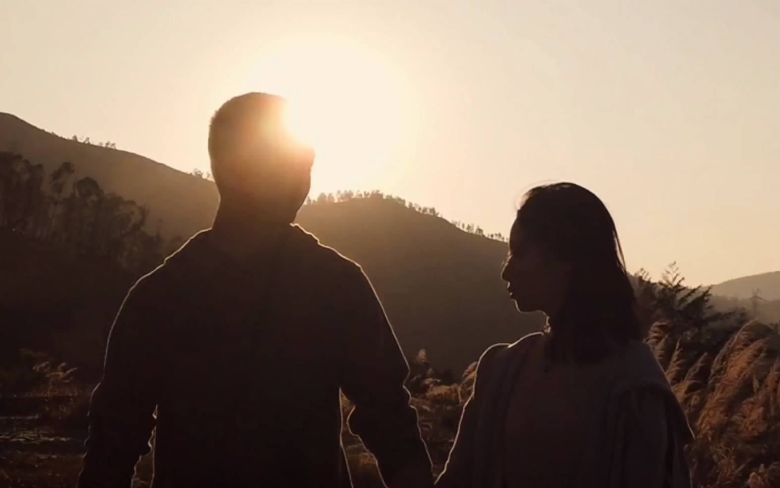 情侣vlog电影感慢节奏vlog日落时分逆光拍摄