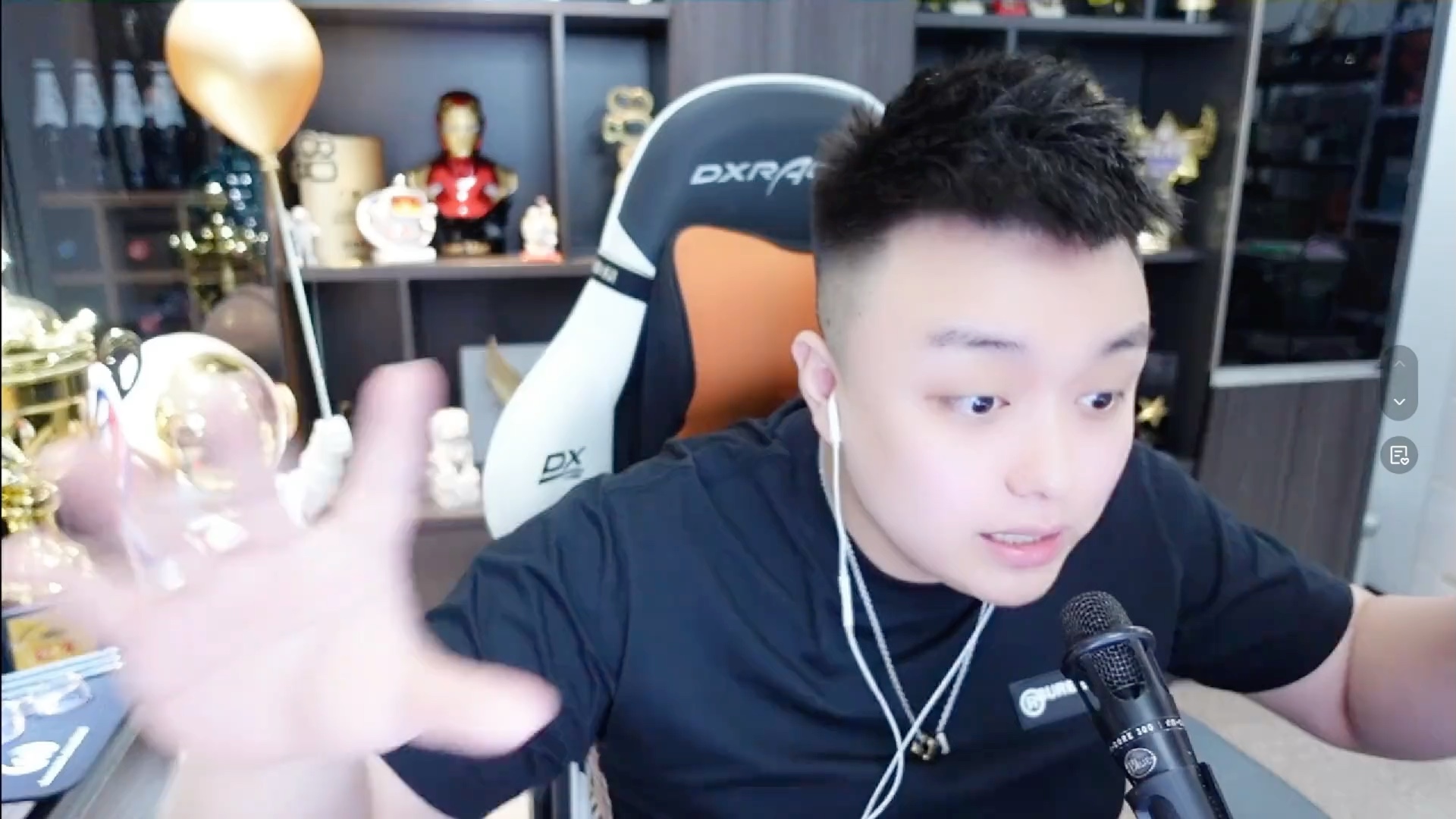 广军直言年鹏蹭流量