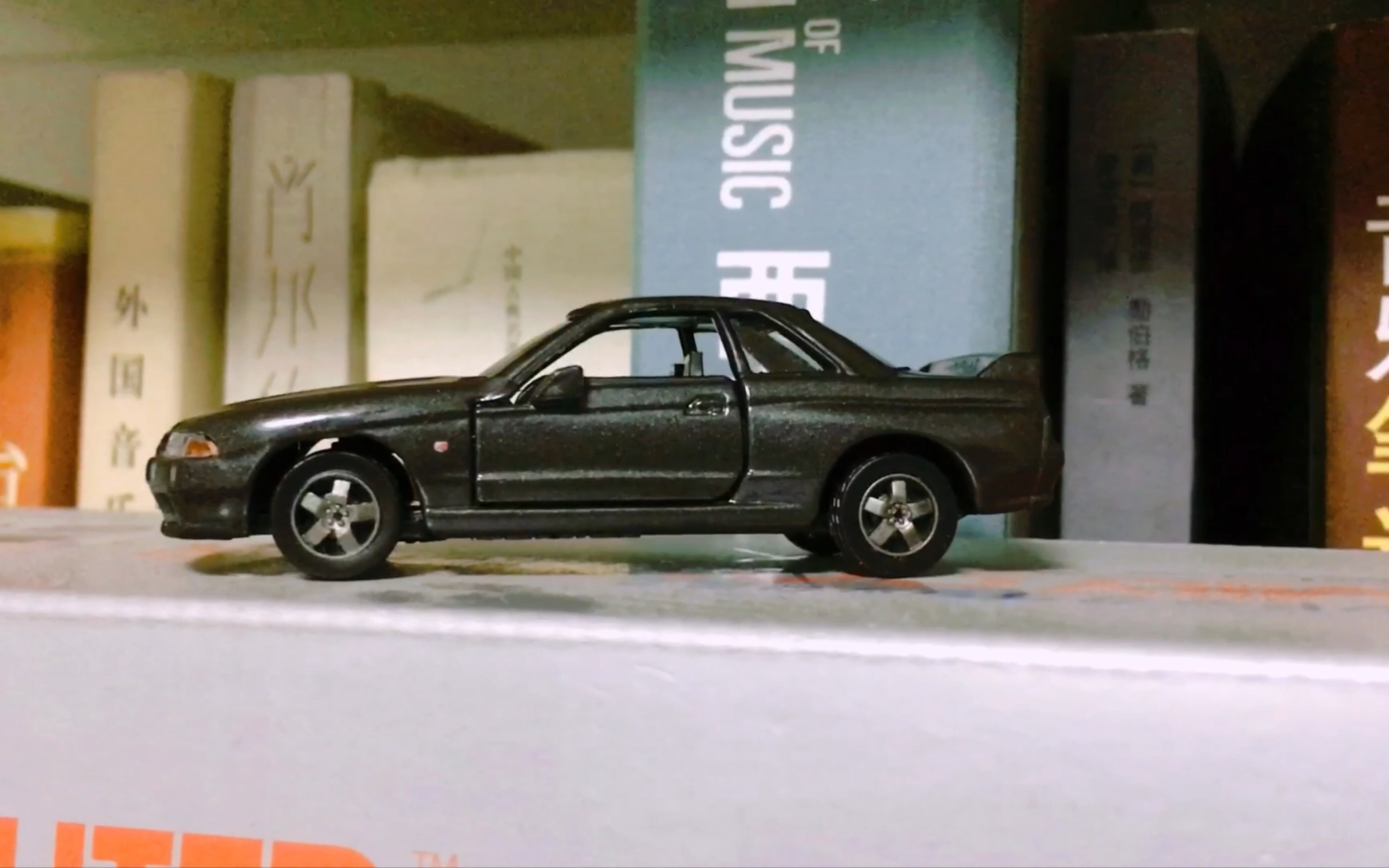 多美卡tl系列尼桑gtrr32一分钟展示