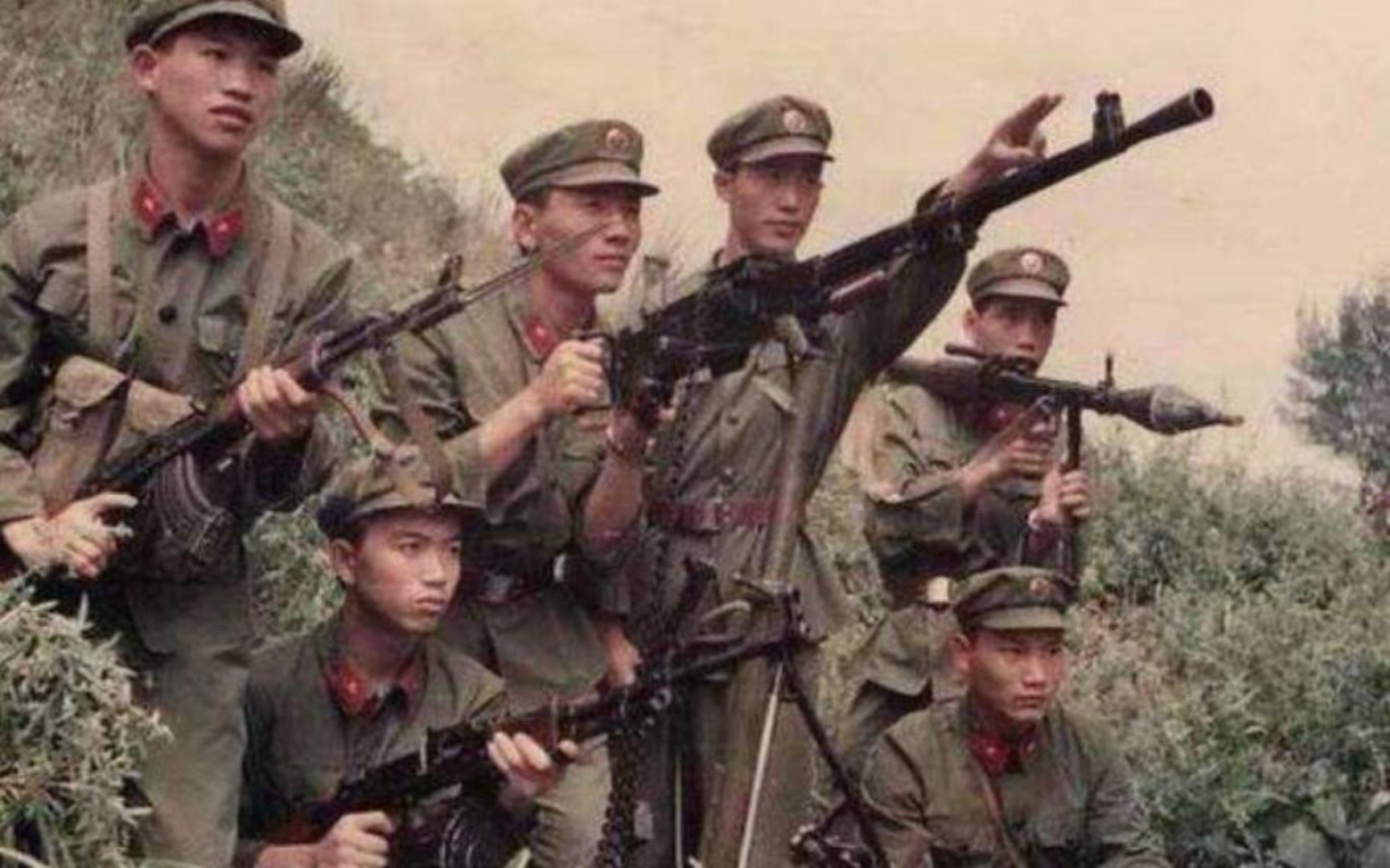 [图][合成波浪潮][PLA]80年代武德充沛的解放军