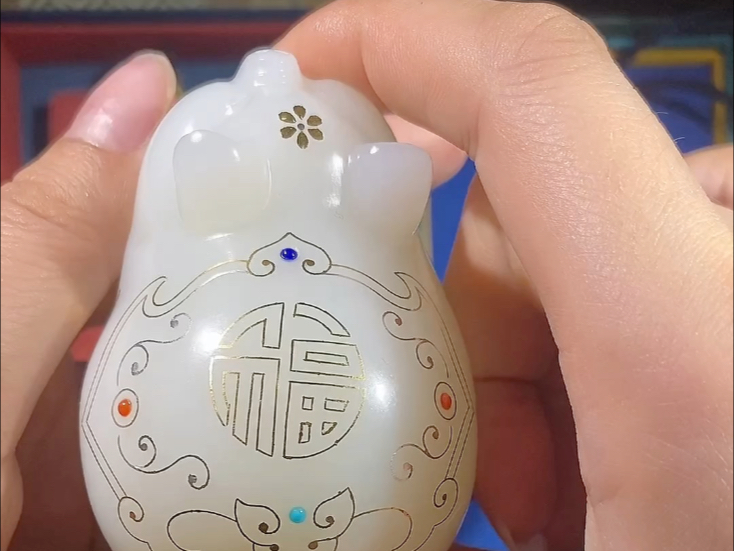 玉和人有缘的征兆(玉和人有缘的征兆晚上睡觉可以将玉镯摘下来吗) 第2张
