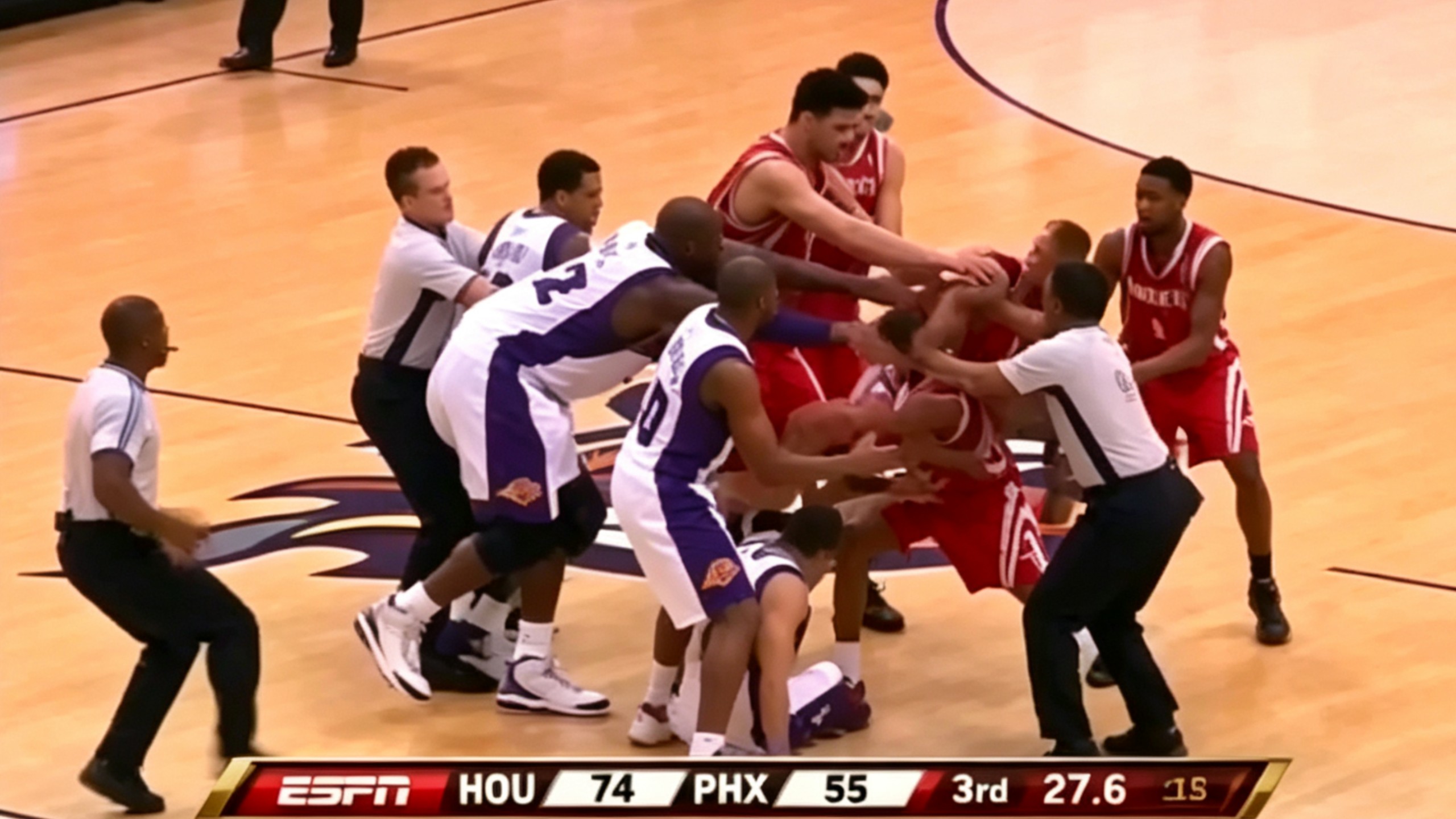 火爆冲突！NBA99-09年赛场冲突名场面合集
