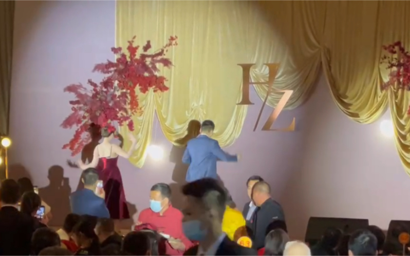 [图]Wedding dance - You never can tell