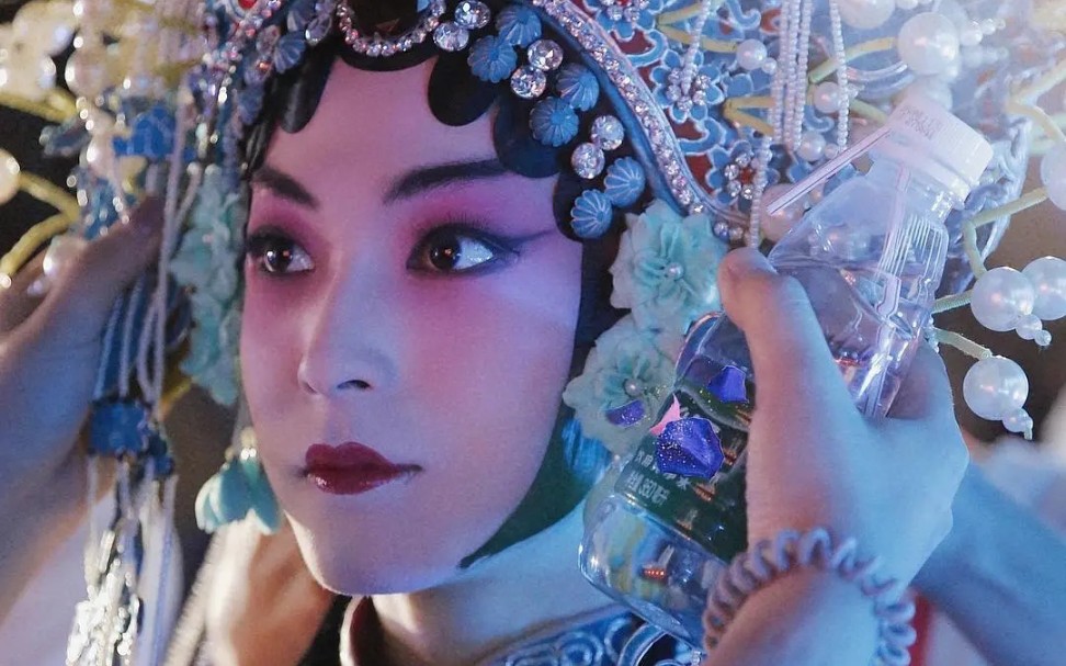 刘宇京剧乾旦扮相五四晚会台前幕后