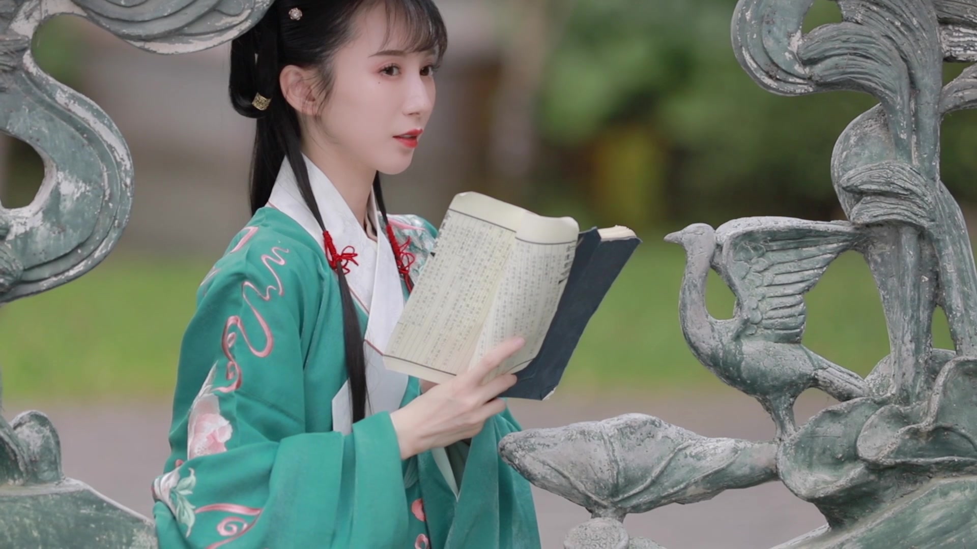 活动  「钟灵记·雀灵袄裙」明制马面——芳情雀艳若翠仙,飞凤玉凰