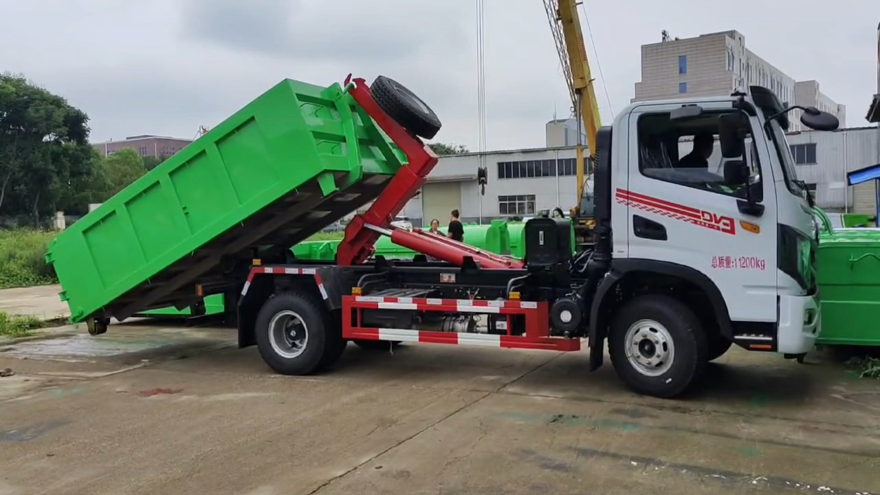东风华神勾臂垃圾收集转运车建筑垃圾箱