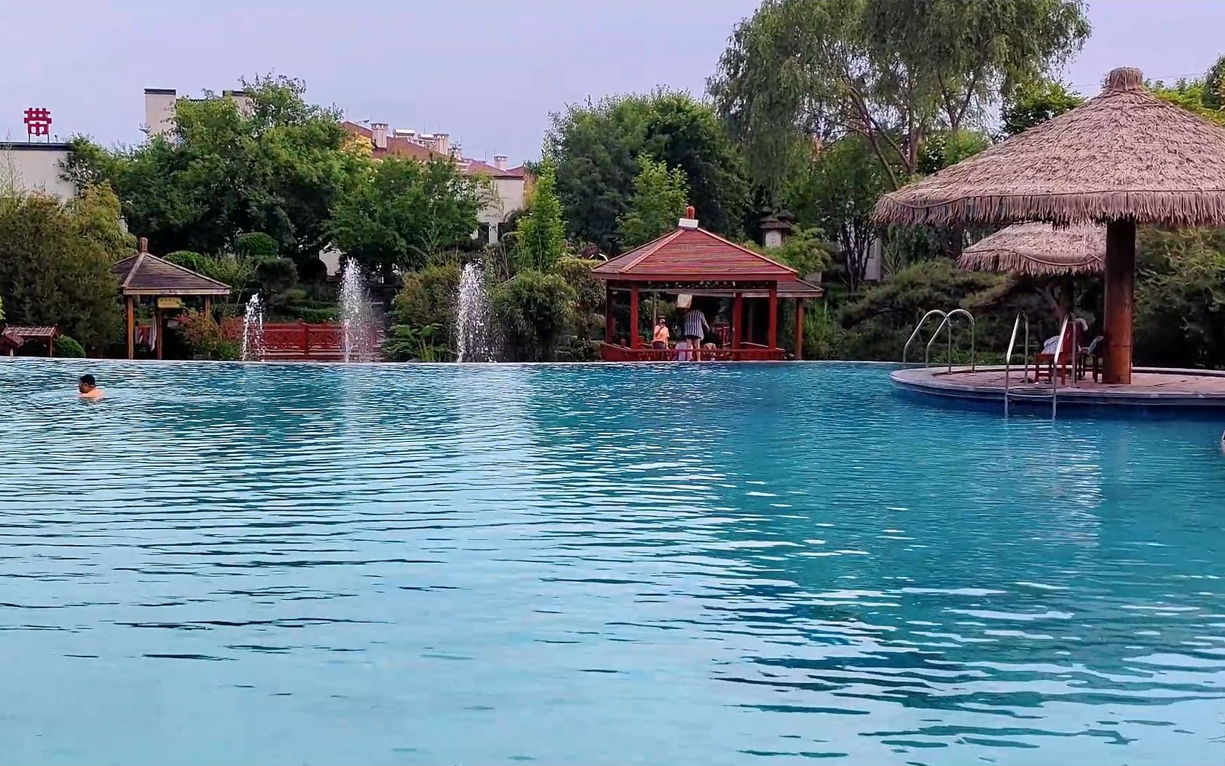 泸县温泉度假村游泳池图片