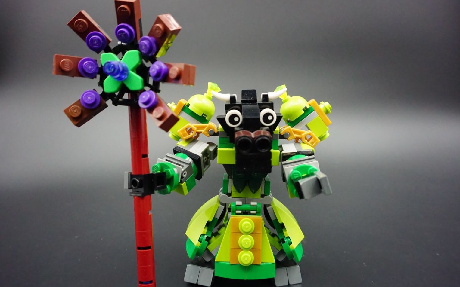 来自魔兽世界的牛头人德鲁伊作为山口山的粉丝可以用乐高来补充自己的