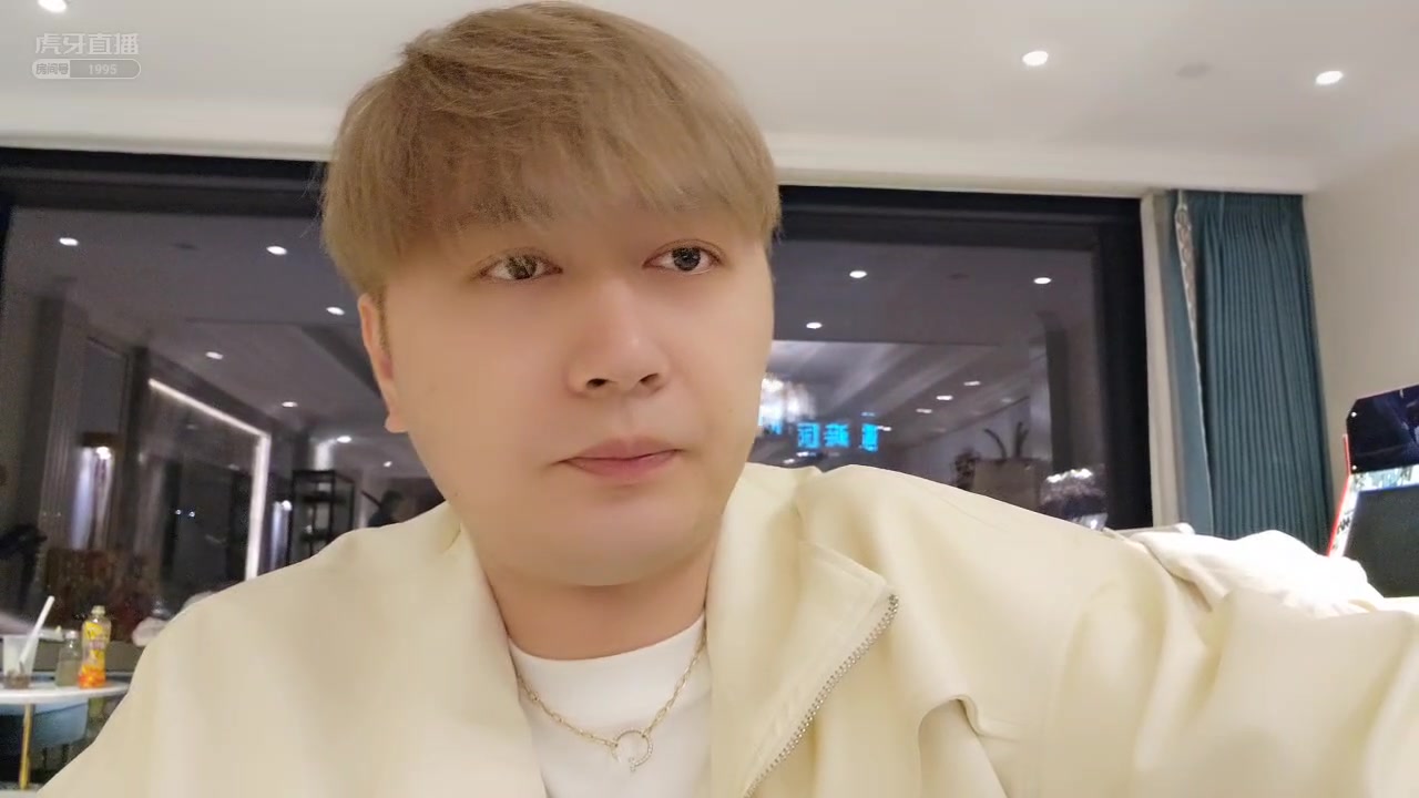 [虎牙直播-小小小酷哥-杭州小姐姐-2022-10-19晚