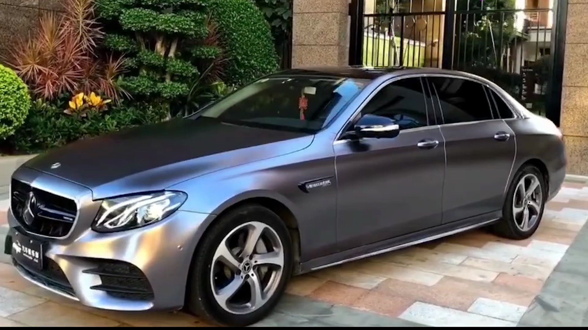 合正:改装奔驰e320,电光灰车身沉稳大气,质感无敌