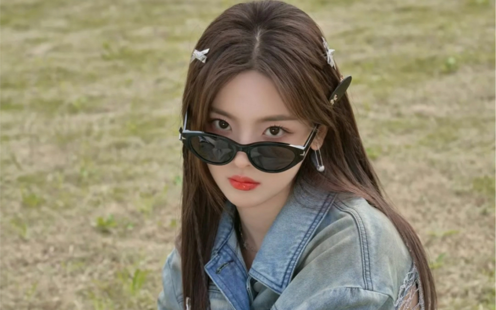 新鲜的杨超越 好酷好慵懒好美