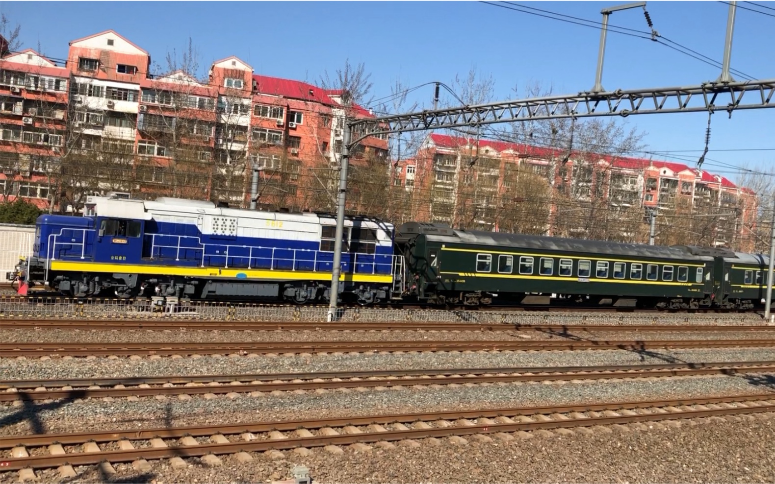 京局京段df7c5612牵引00471次k589车底前往北京西站_哔哩哔哩 (゜-゜)