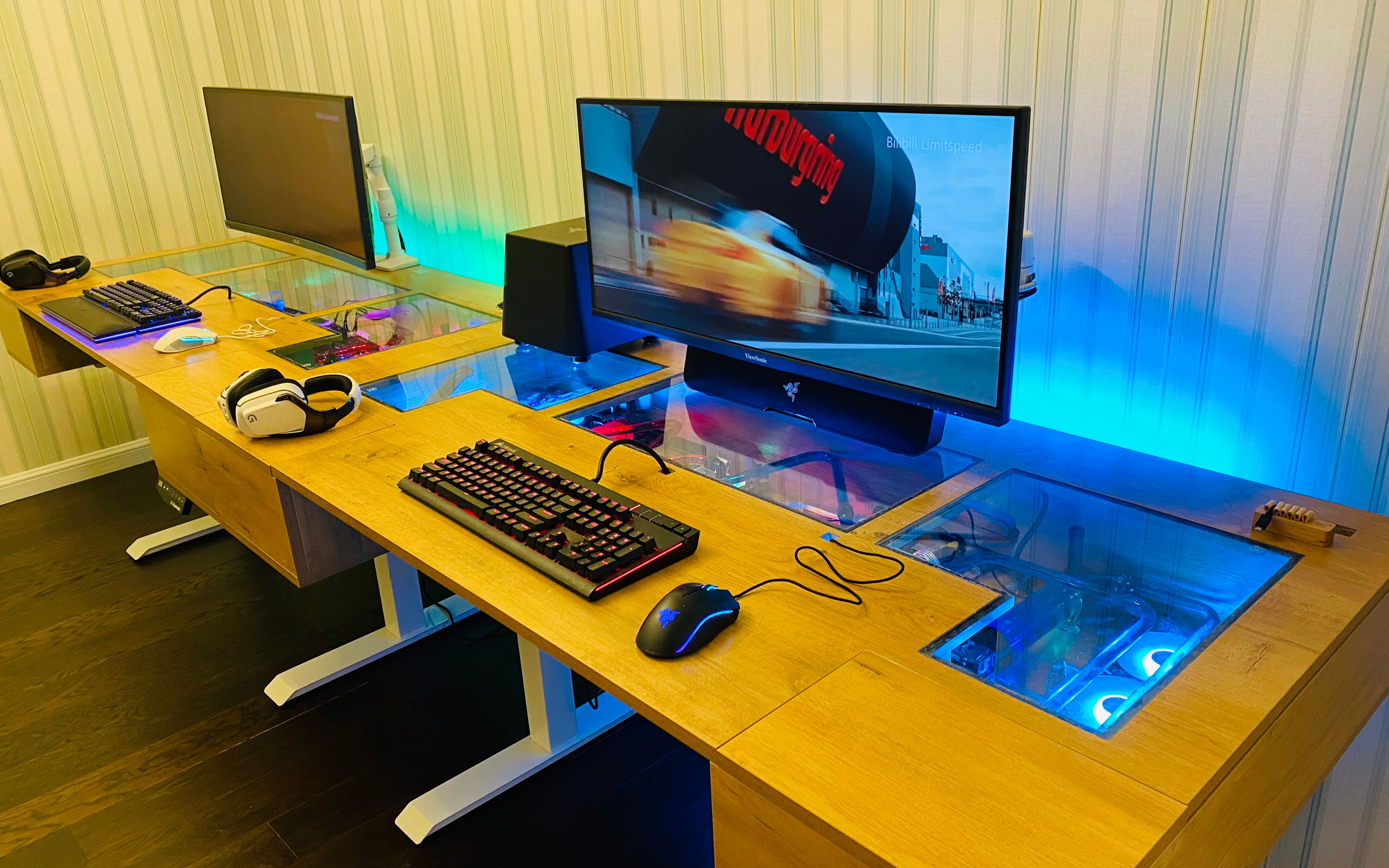 国内首台纯手工打造升降一体水冷电竞桌电脑,耗时三个月终圆梦