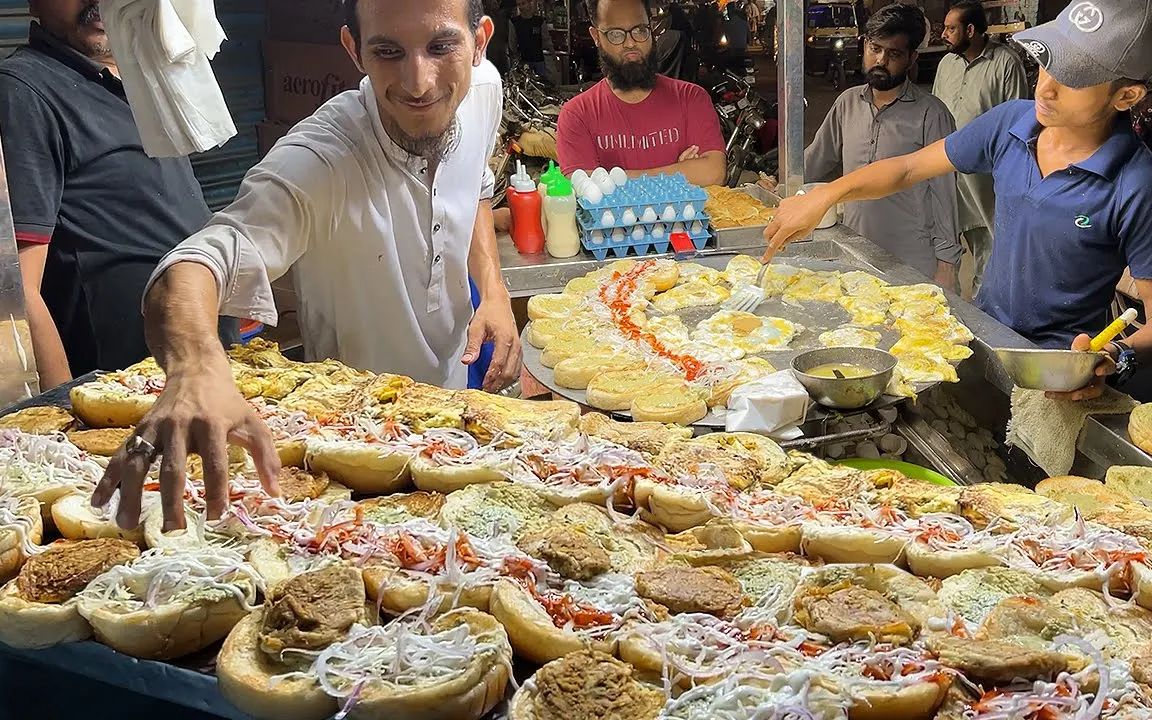 【美食探索】巴基斯坦街头食品 鸡蛋和面包组成的汉堡