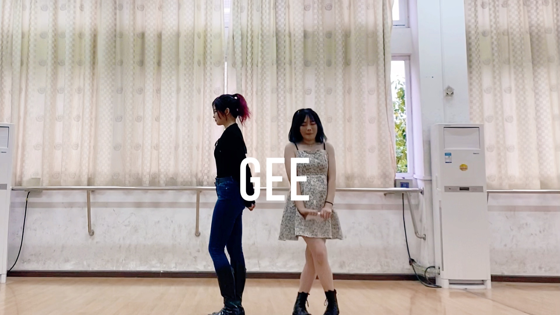 [图]gee&失眠飞行 ｜ 我和欣老师的第一次双人舞( ̀⌄ ́)