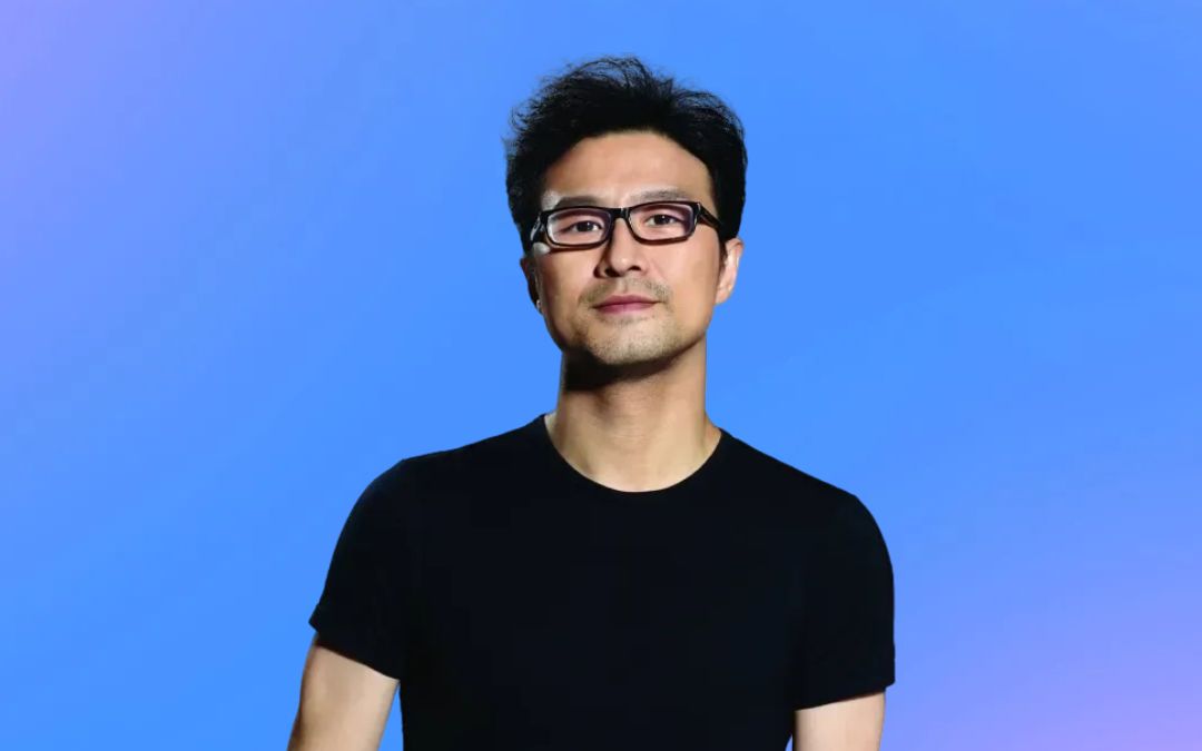 长着一张老实老实巴交的脸,却逃不出女人坑的汪峰,难怪如今8近8出民政