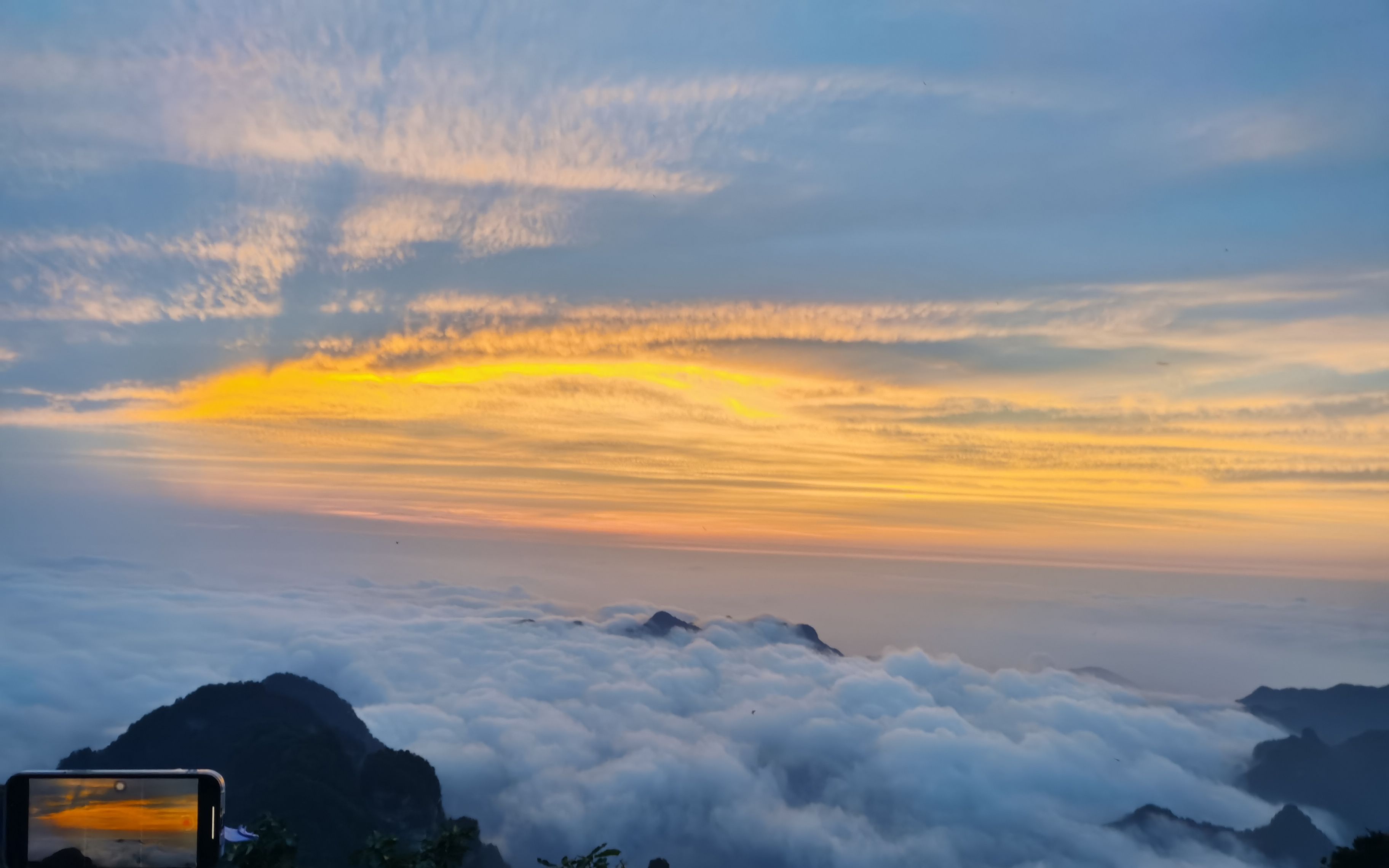 [图]和好朋友去爬武当山了^_^半夜三点起床去爬山，看到了日出和云海~~有被治愈到