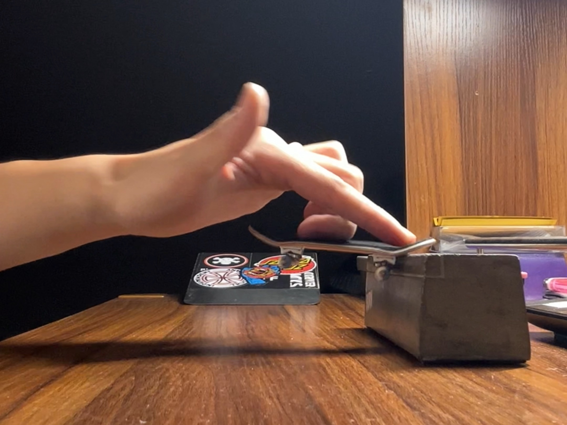 【手指滑板】sx deck新作:纯白全漆板面!