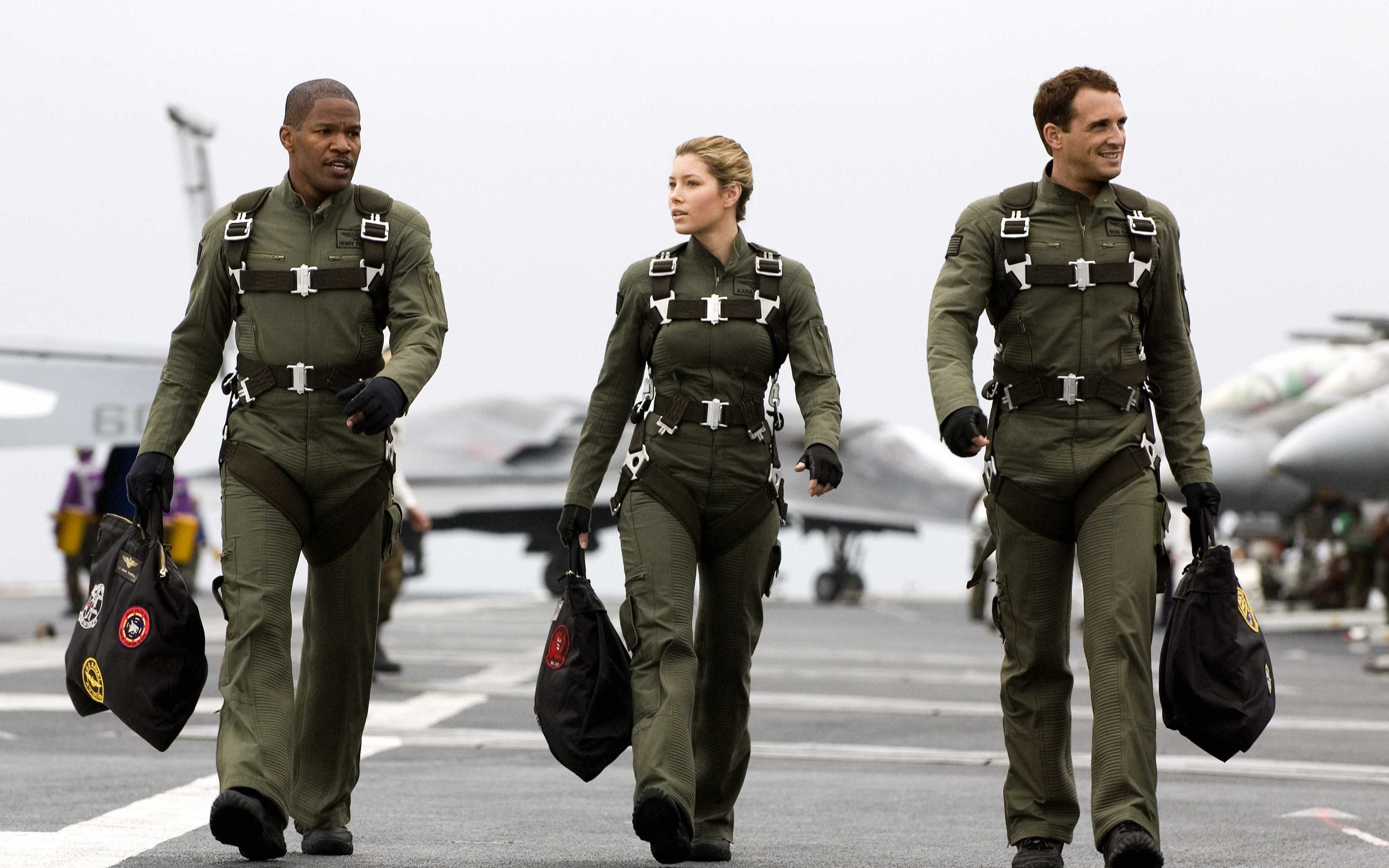 无人机参加试验展开绝密飞行