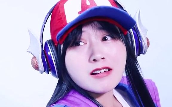 小铠都用了什么招式?2.一共扇了几巴掌?3.这节课上了多长时间?