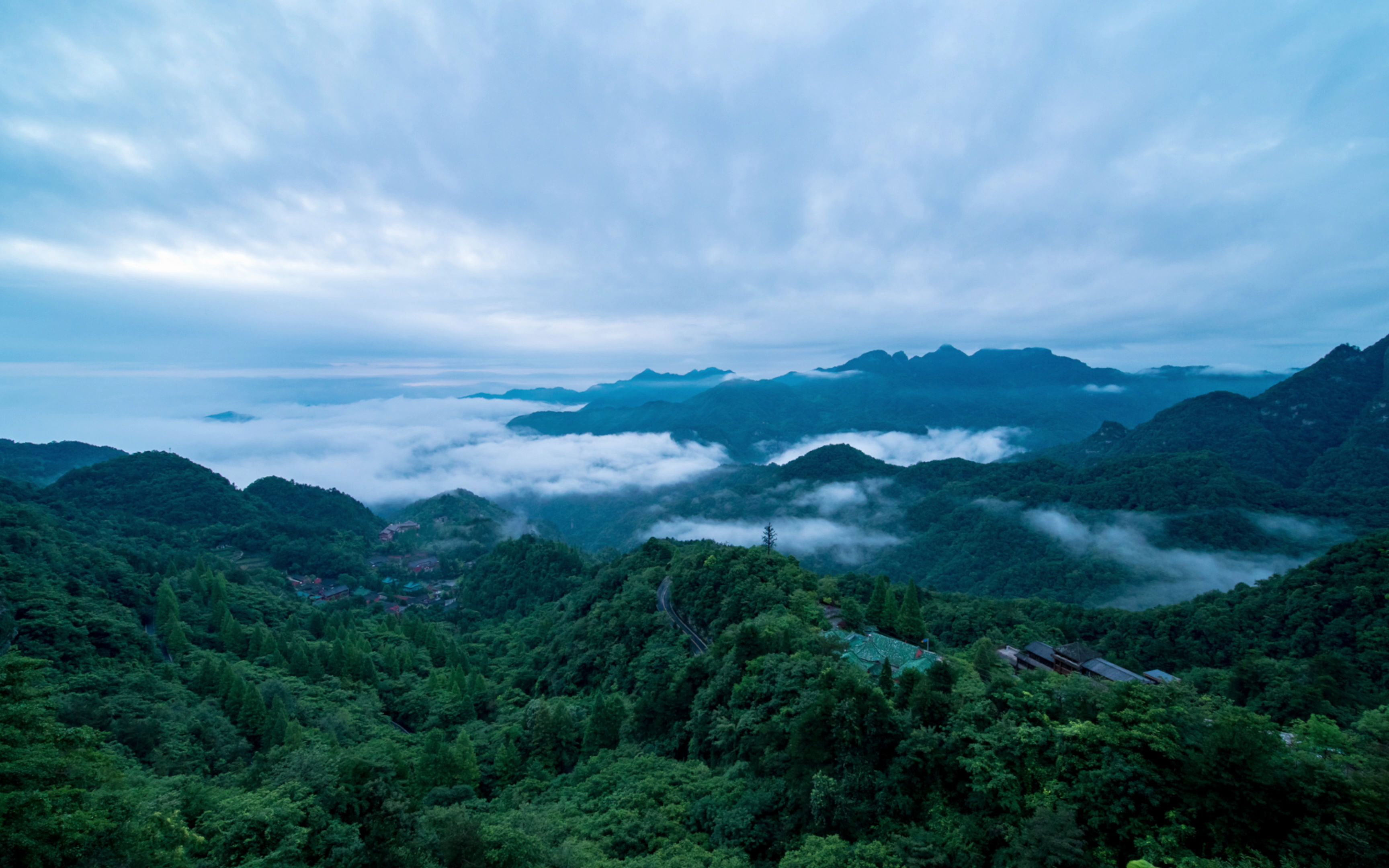 [图]仙气飘飘的武当山紫霄宫 南岩宫 玉虚宫 延时 云雾缭绕