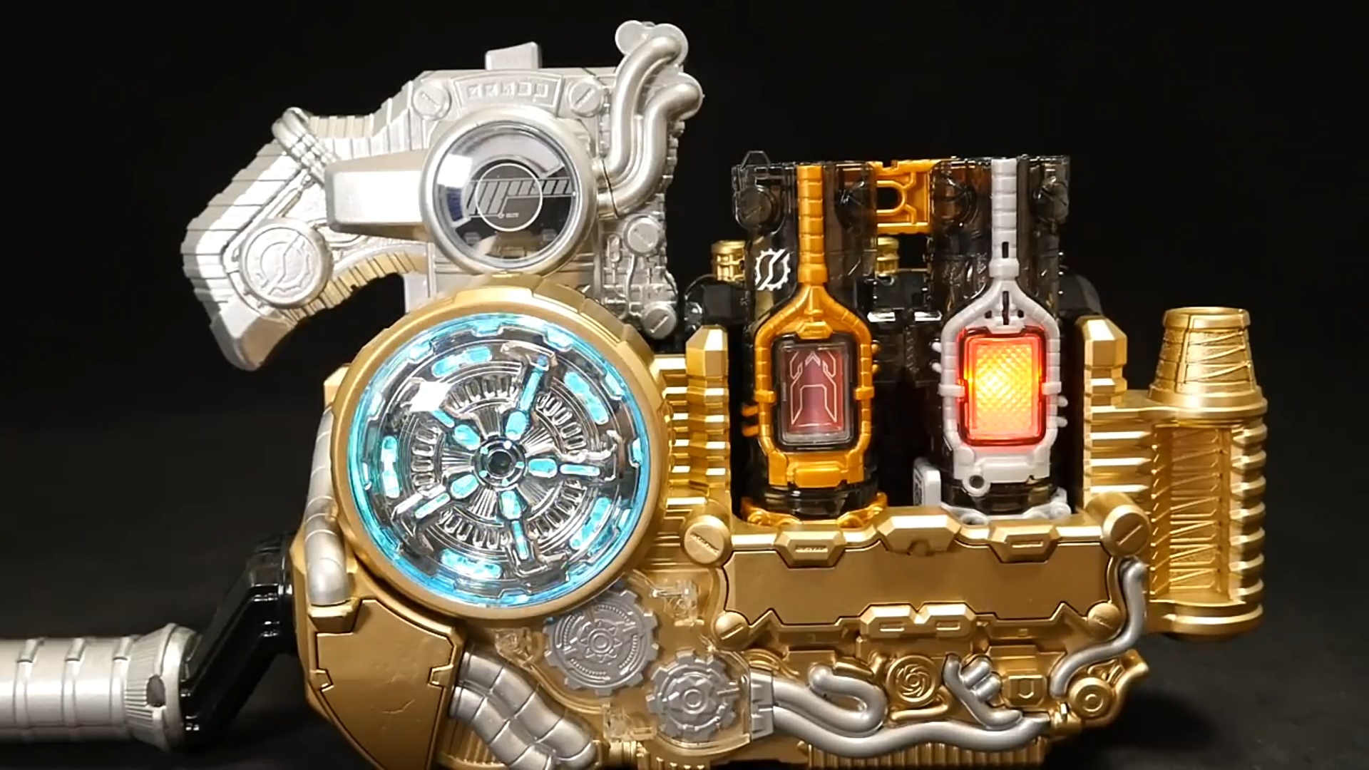 假面骑士build金银涂装的builddriver危险扳机兔坦满瓶兔兔坦坦满瓶