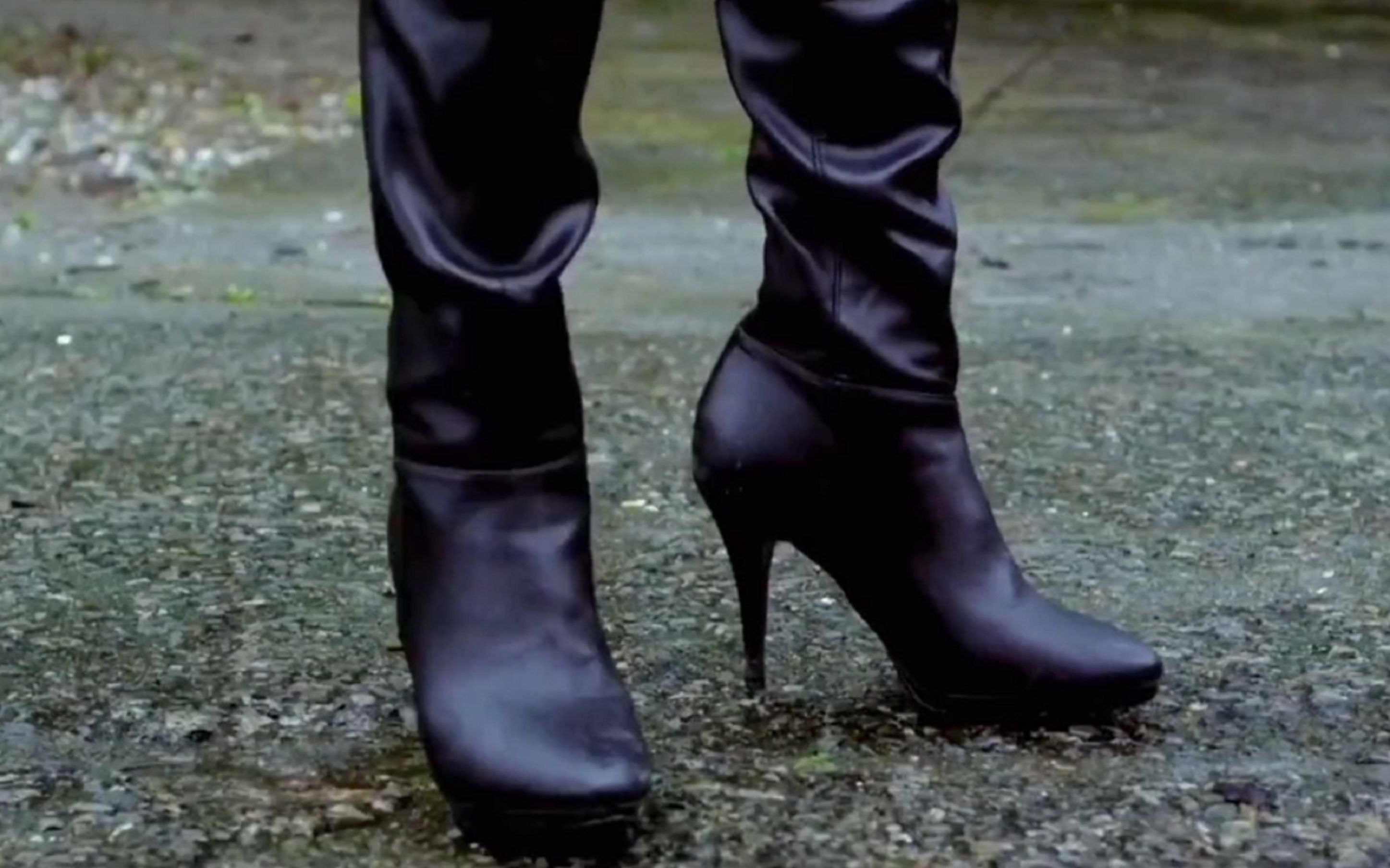 【影视】穿着长靴的女特工,打起架来英姿飒爽