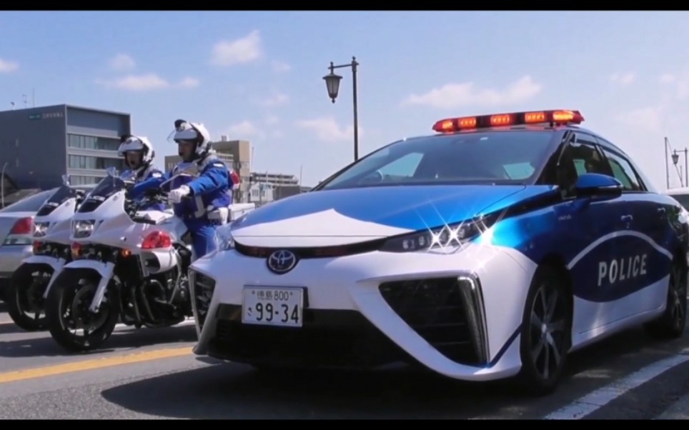 日本首辆新能源警车