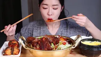 Download Video: [fume]no speaking巨型辣味排骨肉 2公斤装 Moppan咀嚼音MUKBANG