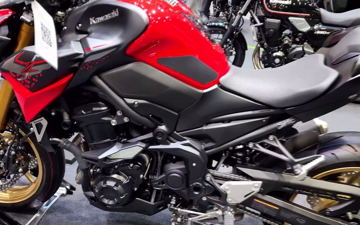 川崎z900红色金属火花