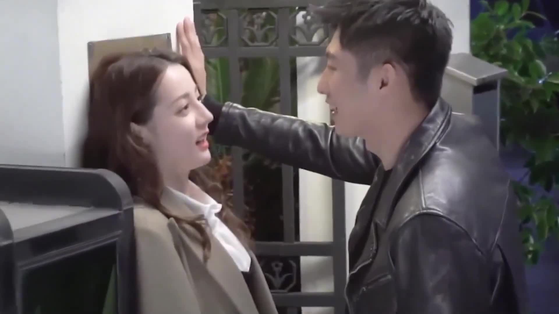 【幸福触手可及】黄景瑜热巴吻戏太刺激,男友力爆到热巴hold不住!