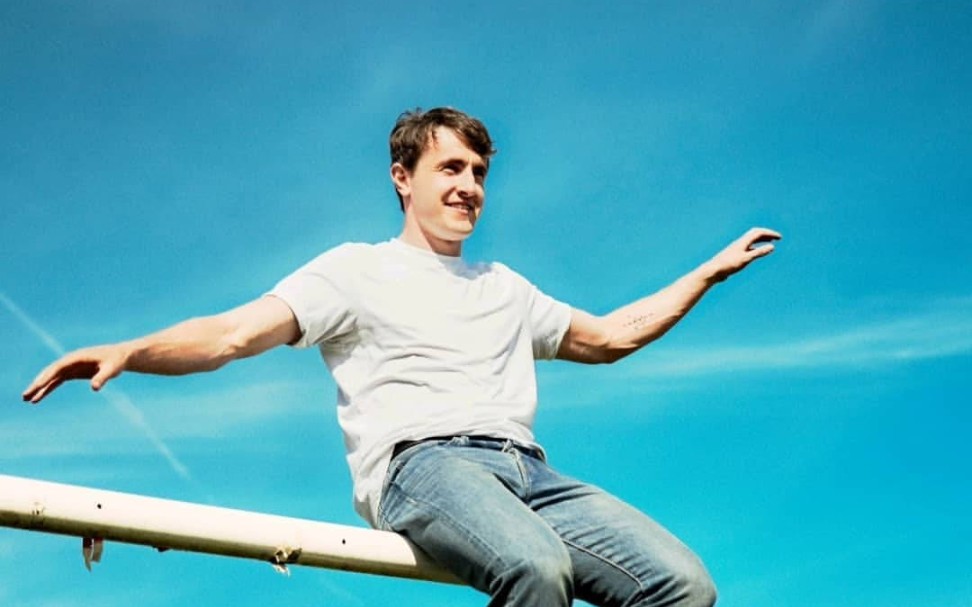 普通人《noraml people》男主保罗麦卡斯paul mescal的杂志拍摄