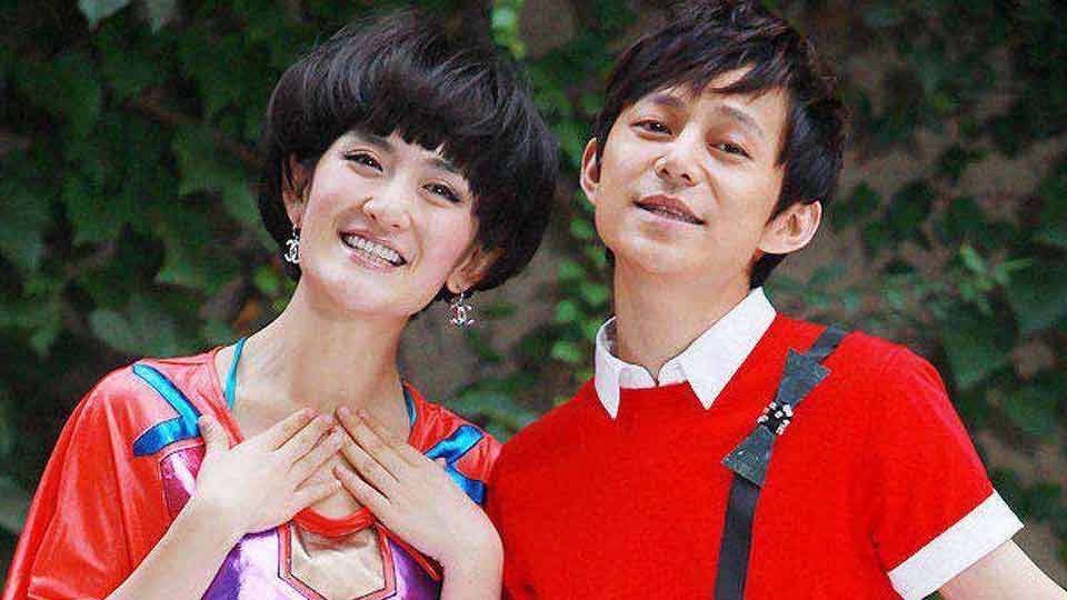 谢娜孕期状态超好 同何炅笑的像个孩子